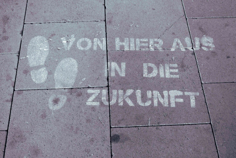 Von Hier in die Zukunft